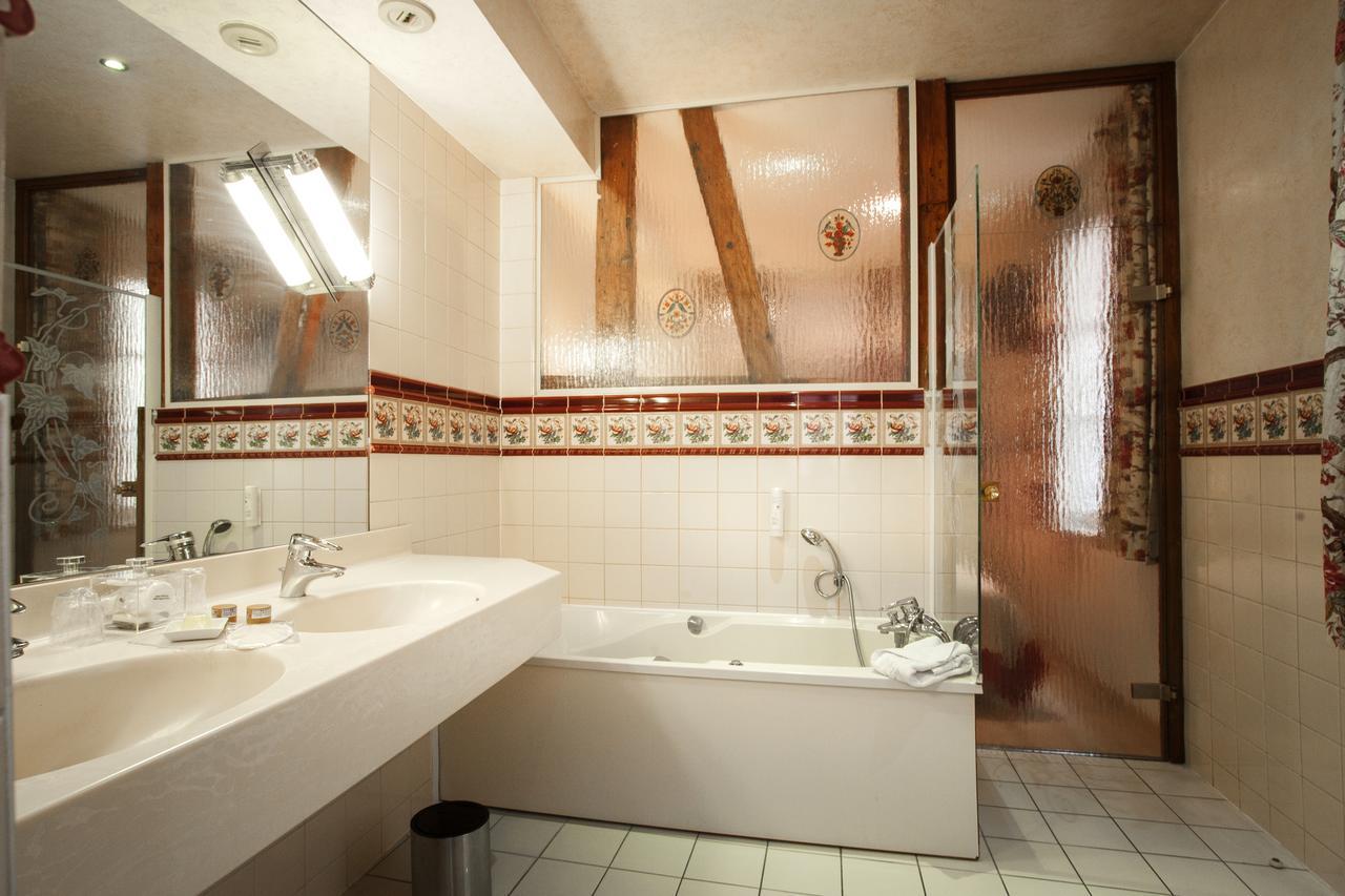 Suite avec Baignoire Balnéo ou Douche